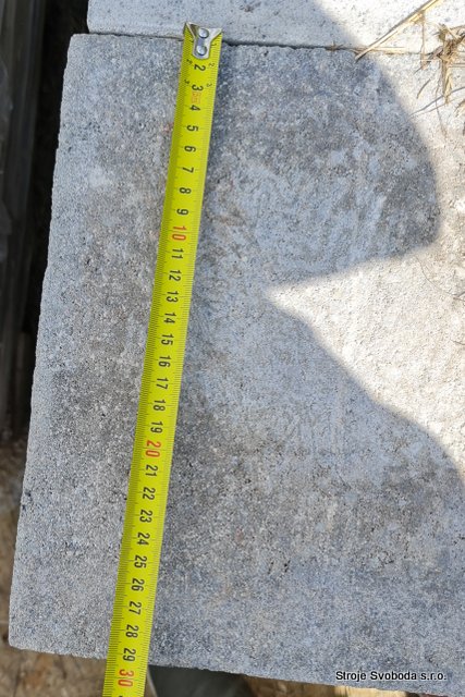 Betonová plošná dlažba 600×300×60mm (Betonova plosna dlazba 600×300×60mm - 32 kusu (4).jpg)